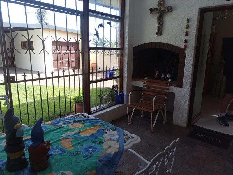 4 Bedroom Property for Sale in Gansbaai Central Western Cape